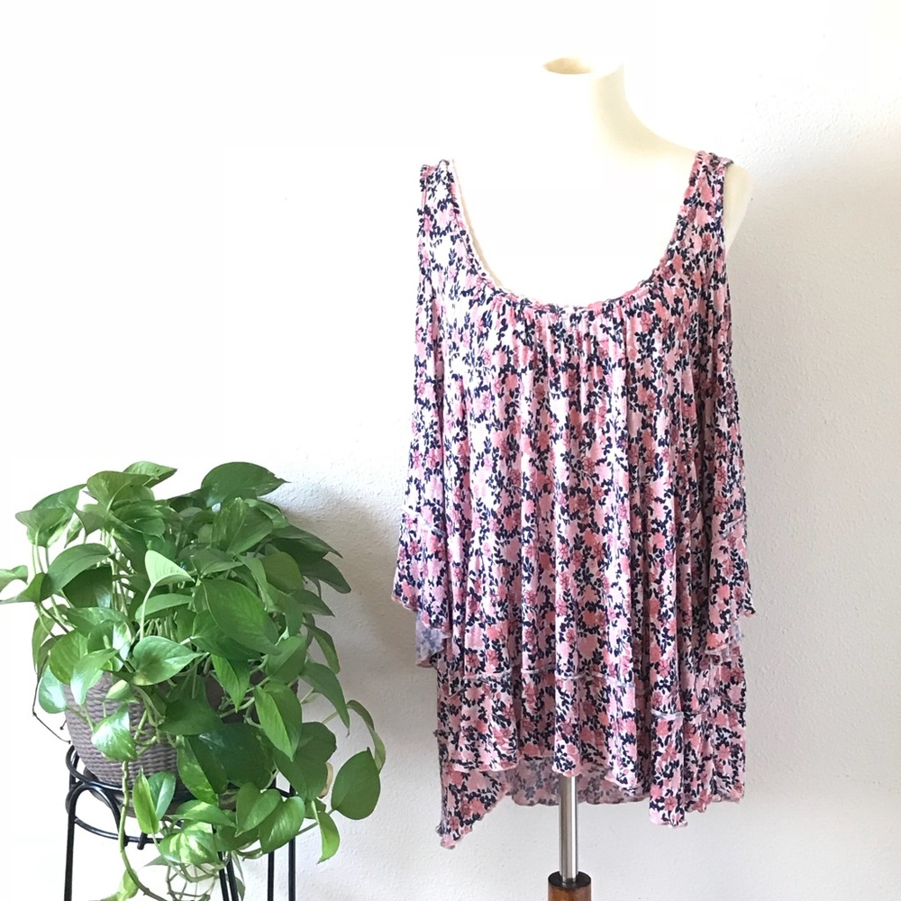 Torrid Floral Cold Shoulder Blouse Size 1